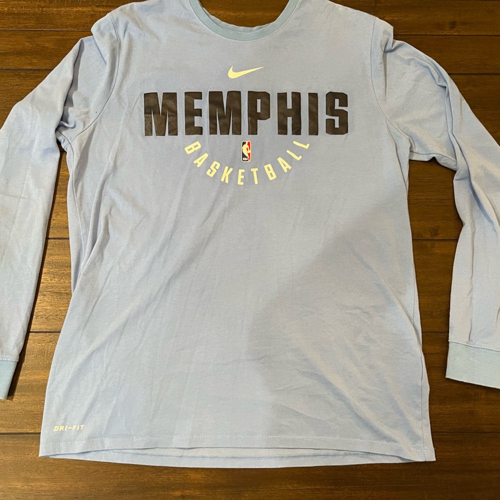 Memphis Grizzlies Size large blue long sleeve T-shirt
